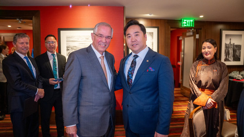 АНУ-ЫН ИХ, ДЭЭД СУРГУУЛИУДАД 200 ОЮУТАН СУРГАХ ТАЛААР САНАЛ СОЛИЛЦОВ